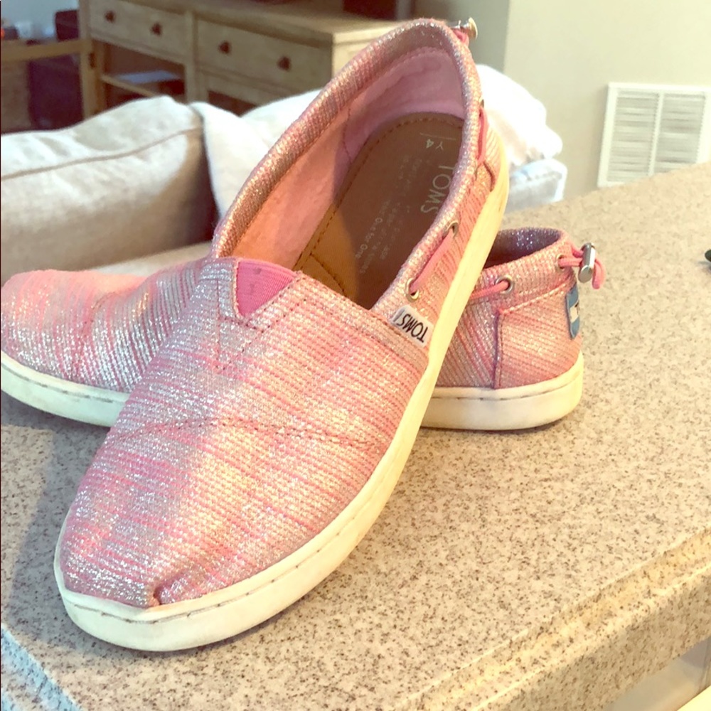 TOMs kids shoes in sparkle pink
